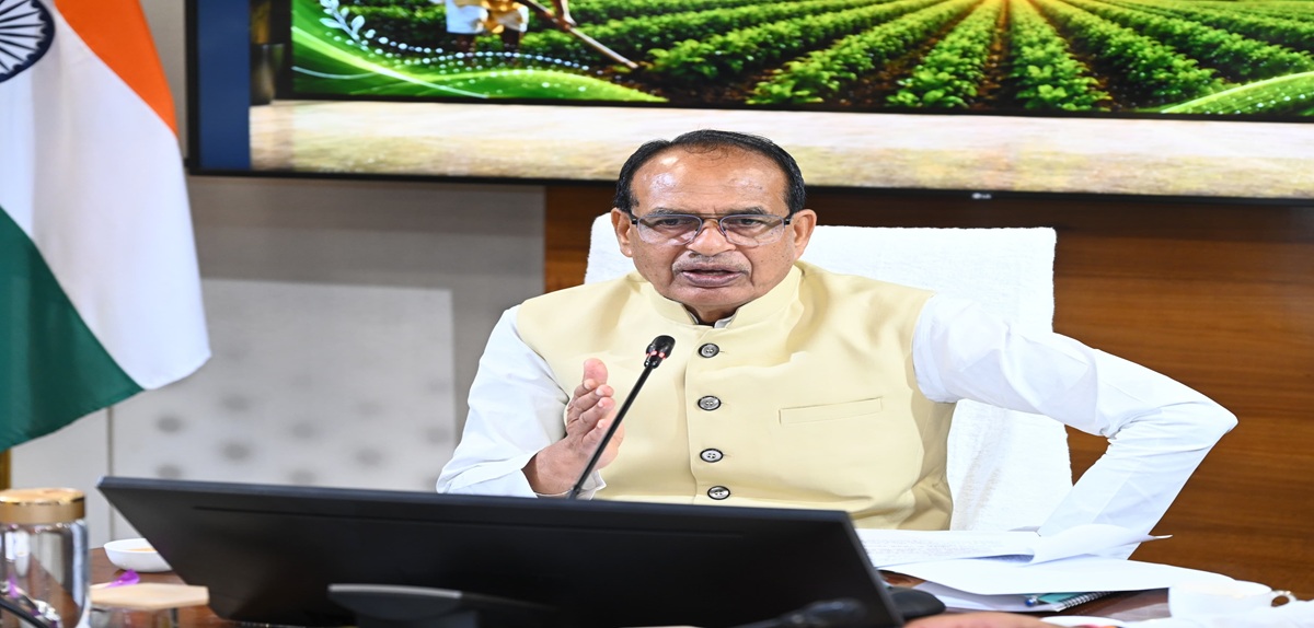 Amid the El Nino crisis, Union Minister Shivraj Singh Chouhan held a high-level meeting with state agriculture ministers and senior officials to review the situation.